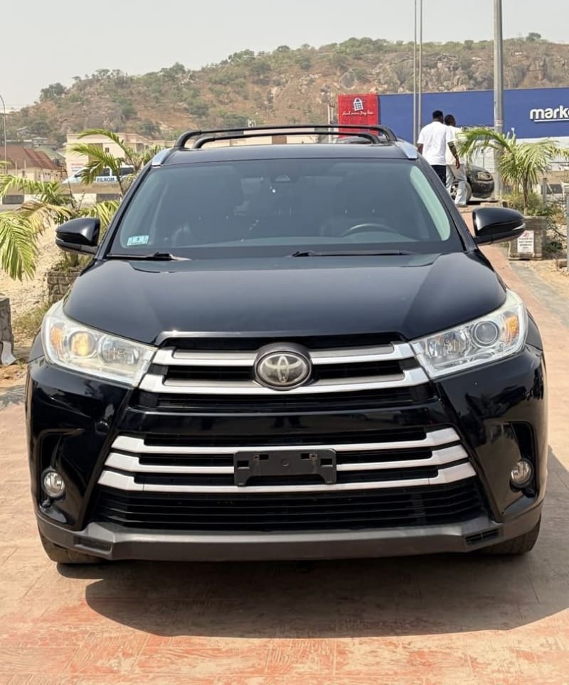 TOYOTA Toyota Highlander XLE Municipal Area Council
