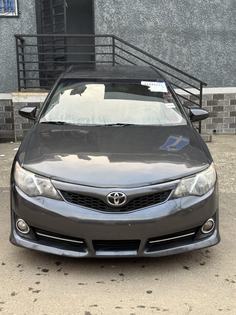 2014 TOYOTA TOYOTA Camry SE