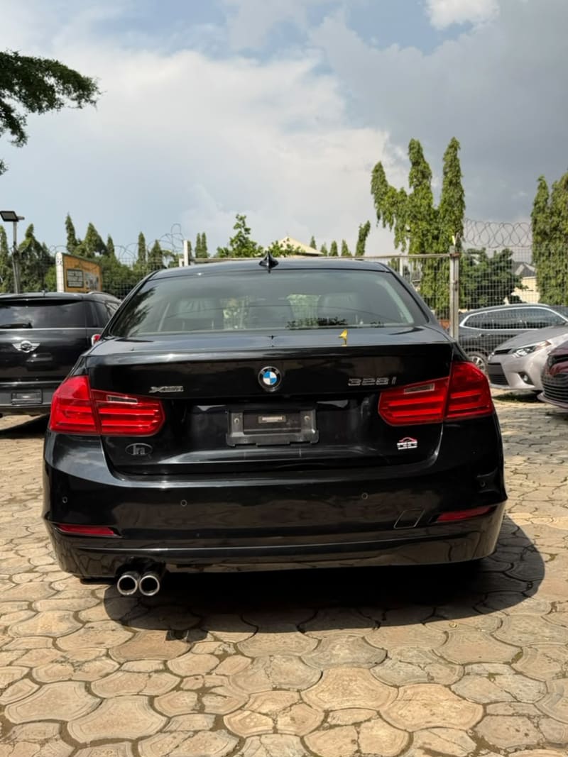 BMW 3 Series 320i Municipal Area Council