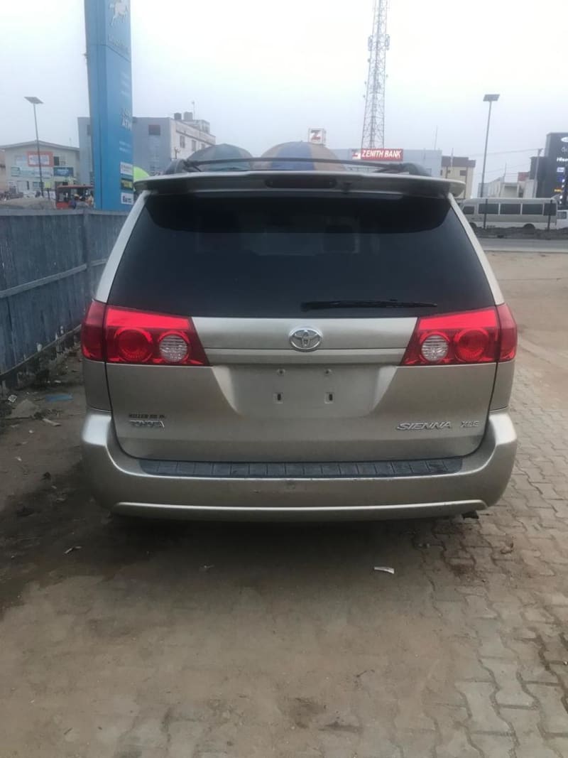 TOYOTA Sienna XLE Ikorodu