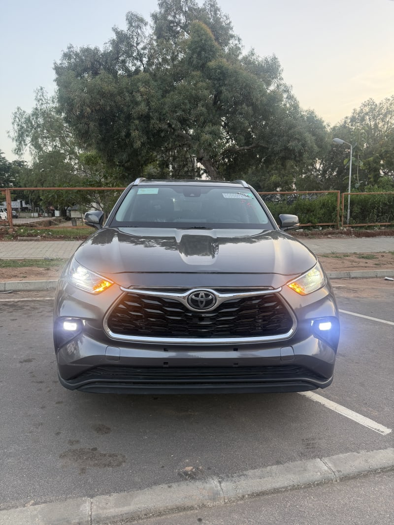 TOYOTA Highlander XLE Municipal Area Council