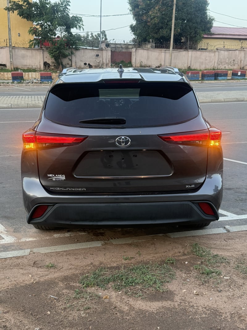 TOYOTA Highlander XLE Municipal Area Council