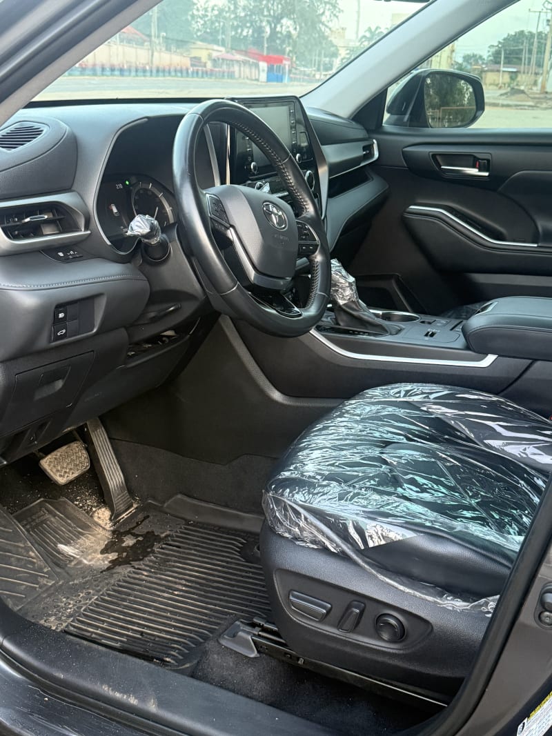 TOYOTA Highlander XLE Municipal Area Council