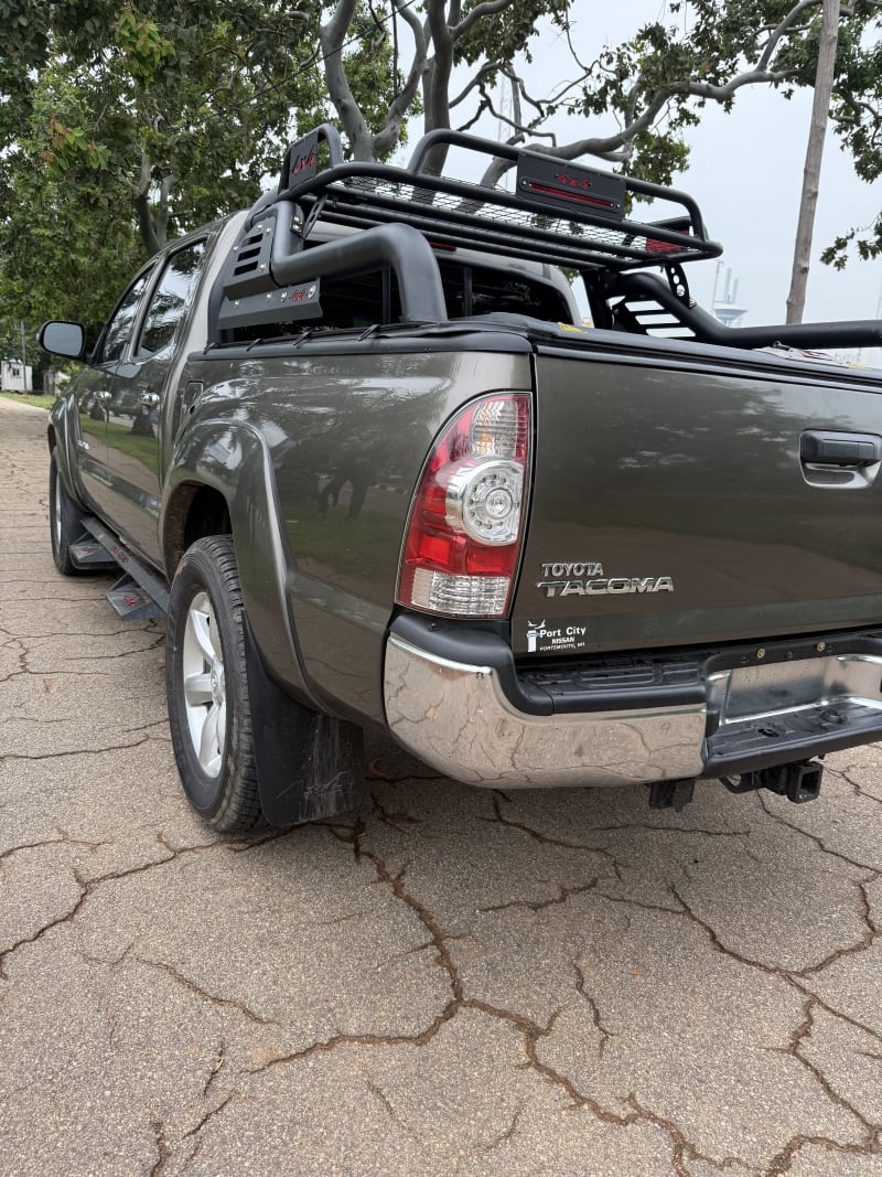 TOYOTA Tacoma SR5 Municipal Area Council