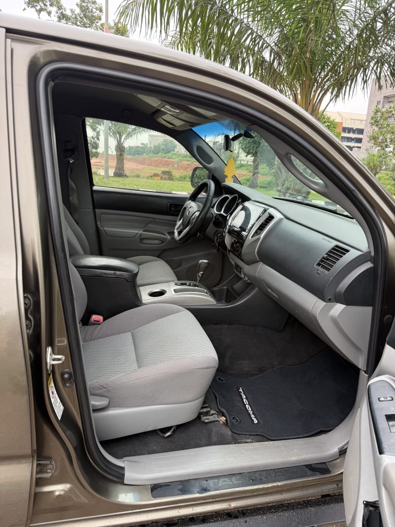 TOYOTA Tacoma SR5 Municipal Area Council