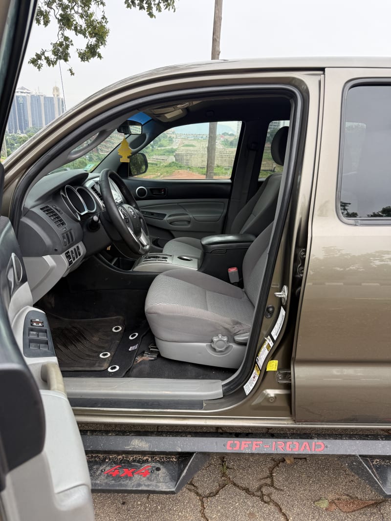 TOYOTA Tacoma SR5 Municipal Area Council