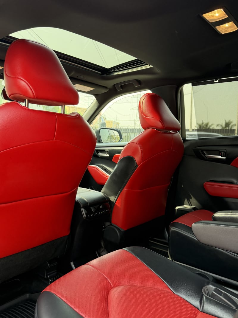TOYOTA Highlander XSE Eti Osa