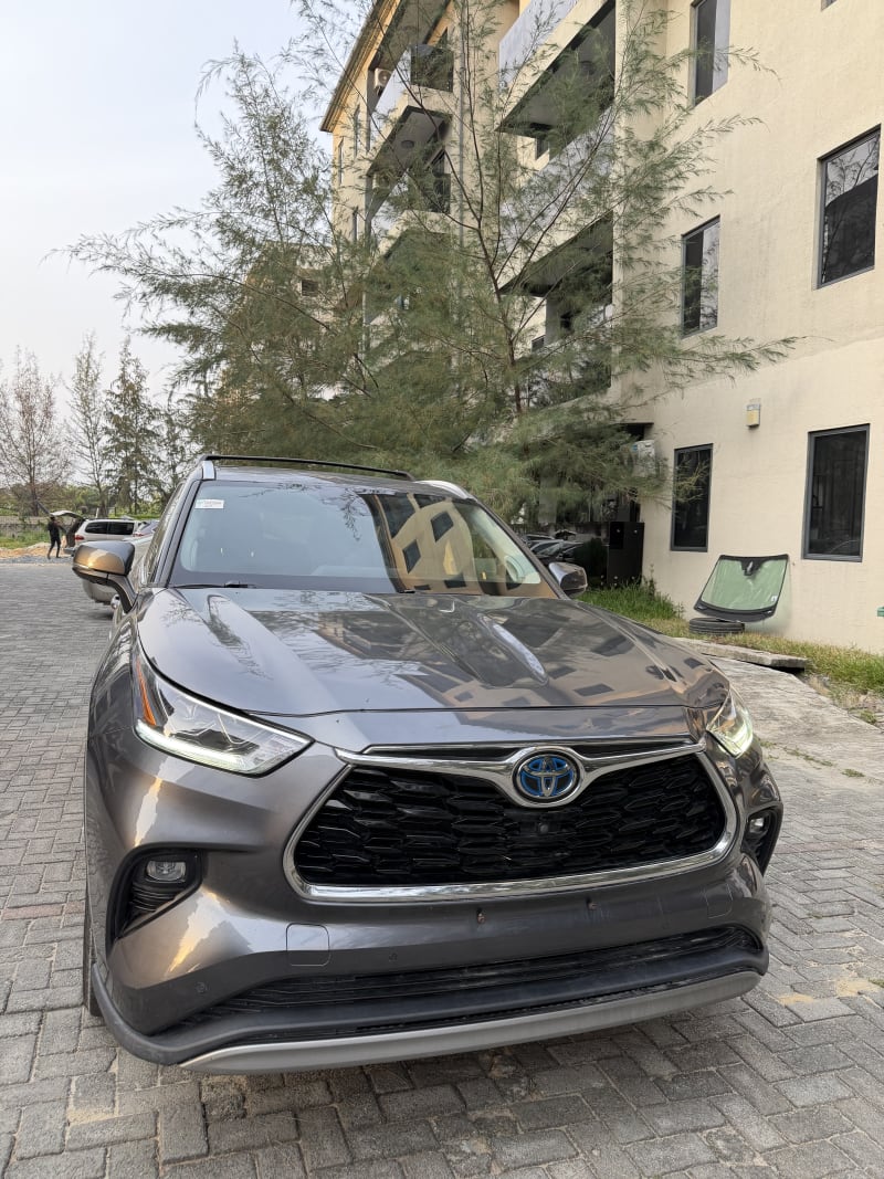 TOYOTA Highlander Hybrid Limited Eti Osa