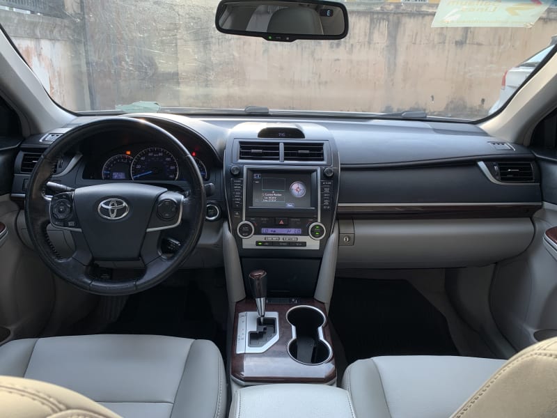 TOYOTA Camry XLE Eti Osa