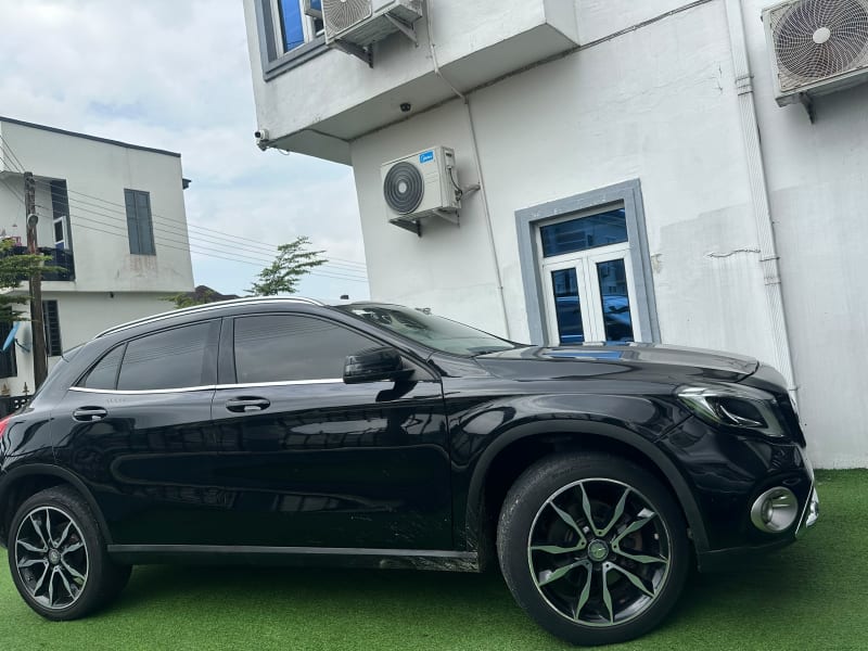 MERCEDES-BENZ AMG GLA 35 Eti Osa