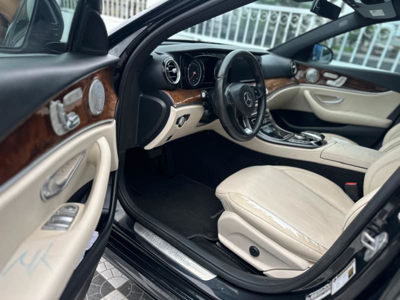 MERCEDES-BENZ E-Class E 300 Eti Osa