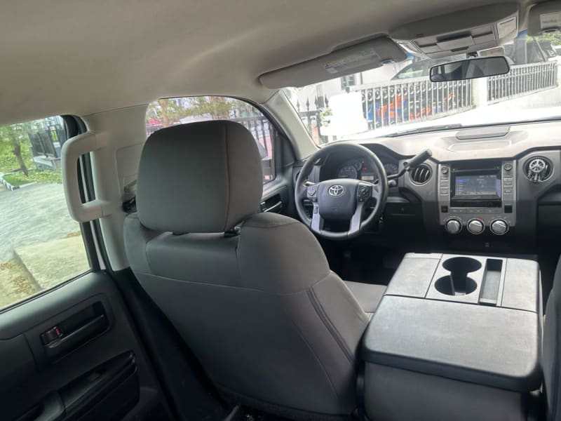 TOYOTA Tundra SR5 Eti Osa