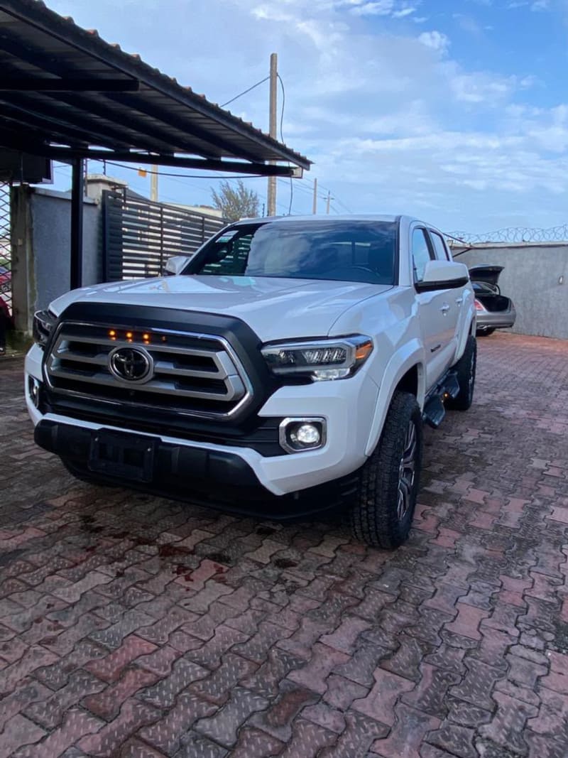 TOYOTA Tacoma TRD Sport Eti Osa