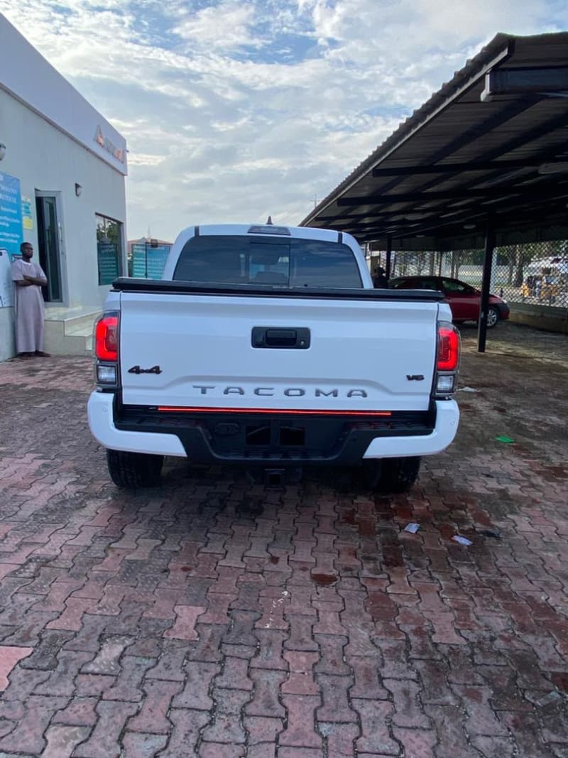 TOYOTA Tacoma TRD Sport Eti Osa
