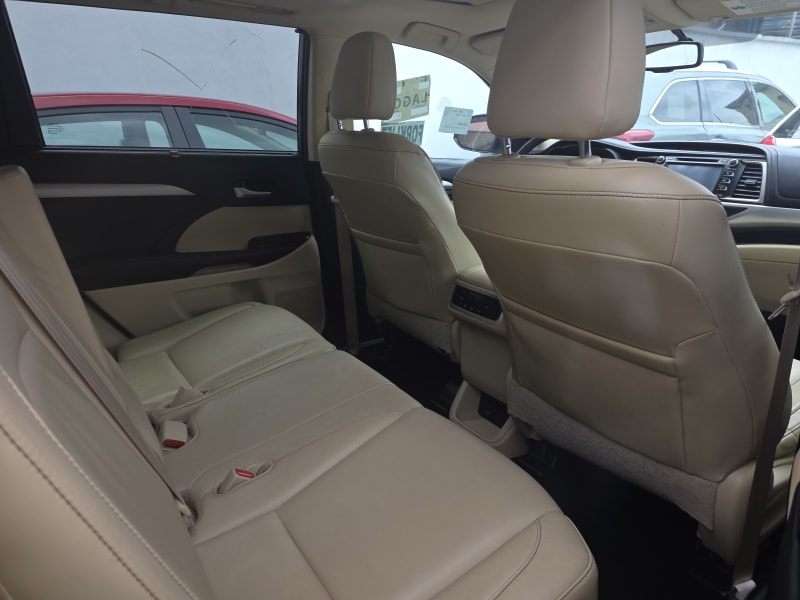TOYOTA Highlander XLE Shomolu