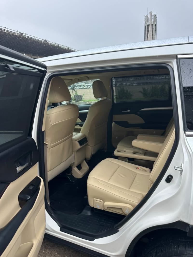 TOYOTA Highlander XLE Shomolu
