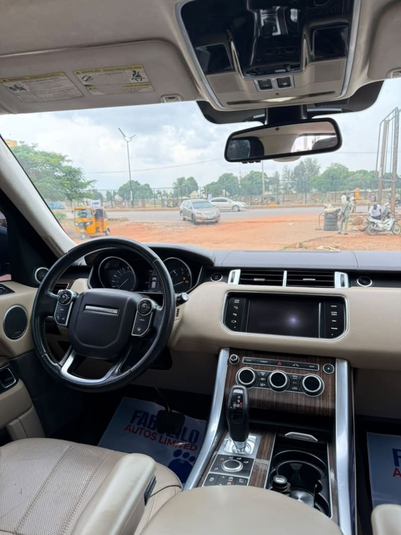 LAND ROVER L-R Range Rover Sport 2.0 221kW HSE 4x4 MY19 AT Kaduna North