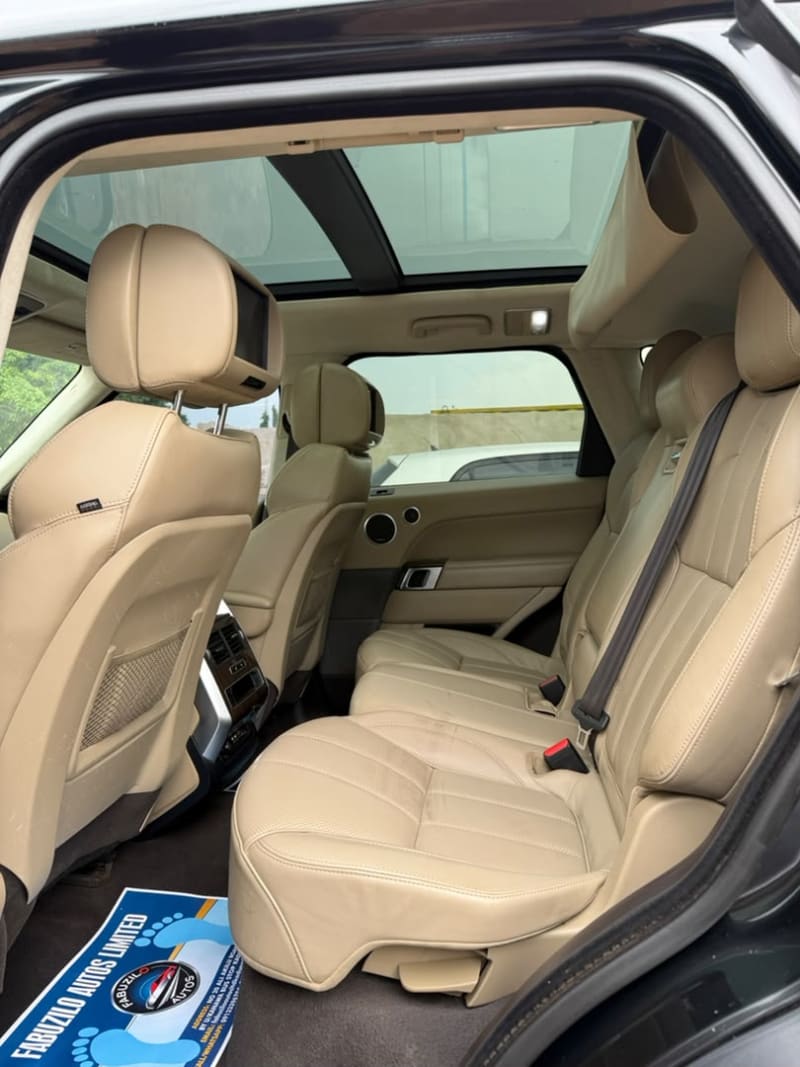 LAND ROVER L-R Range Rover Sport 2.0 221kW HSE 4x4 MY19 AT Kaduna North