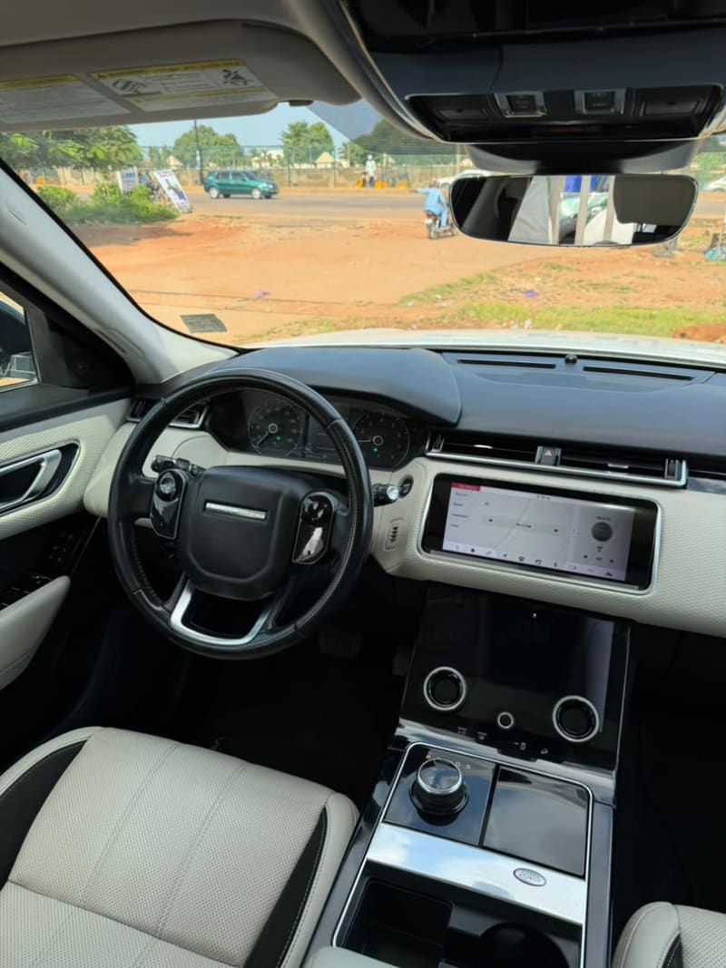 LAND ROVER L-R Range Rover Velar 2.0 184kW P250 AWD AT Kaduna North