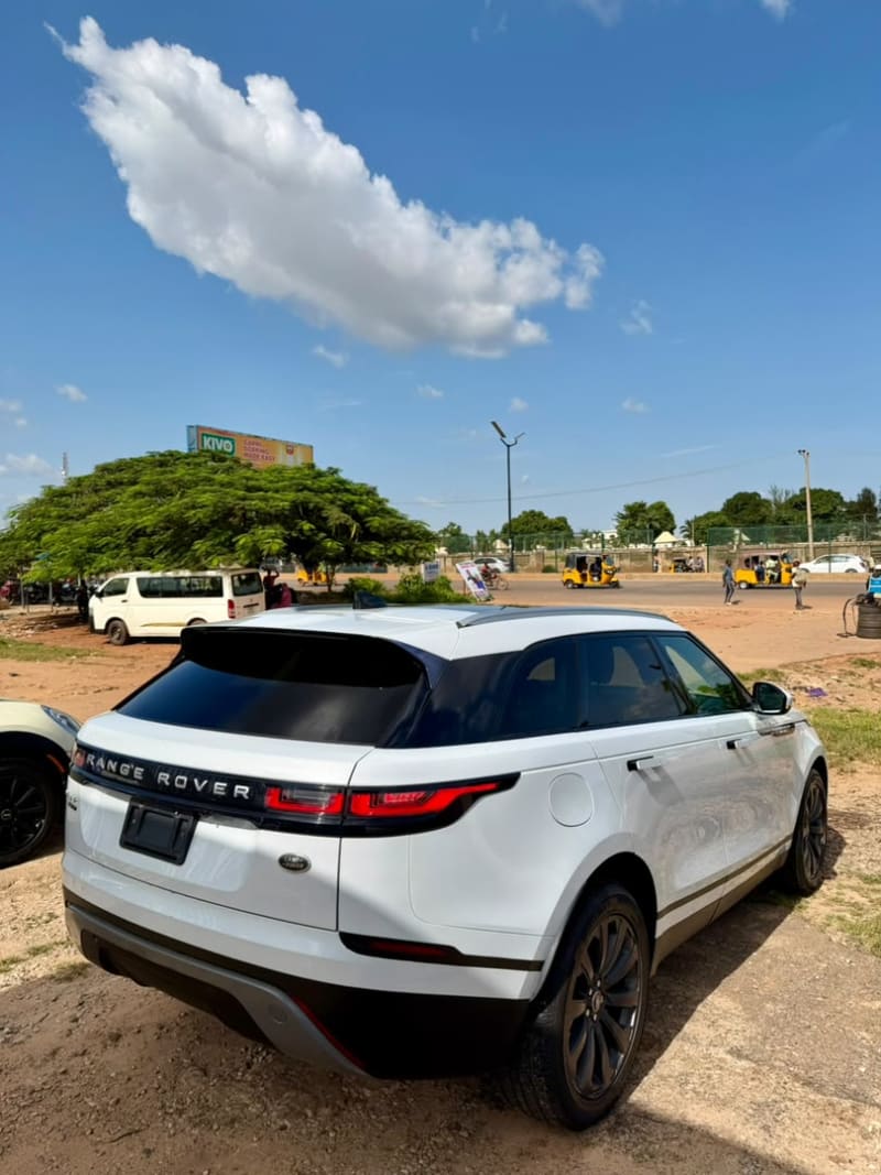 LAND ROVER L-R Range Rover Velar 2.0 184kW P250 AWD AT Kaduna North