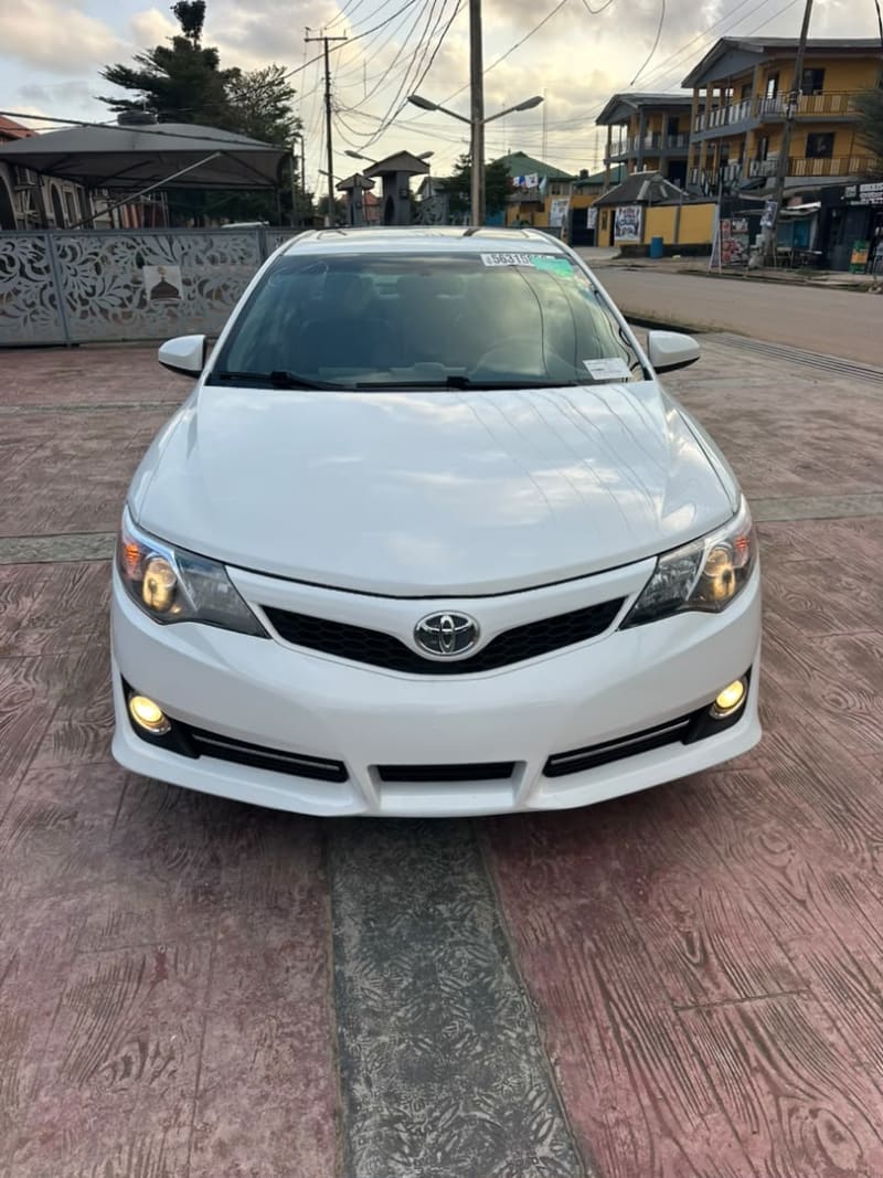 2013 TOYOTA TOYOTA Camry 2.4 L L4
