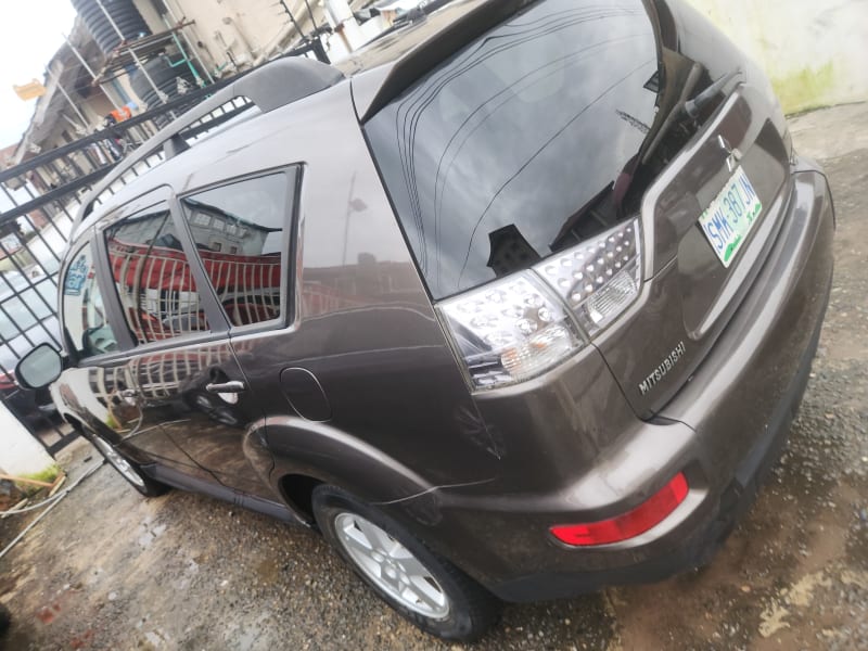 MITSUBISHI Outlander 2.5 Exceed AWD MY24 CVT Shomolu