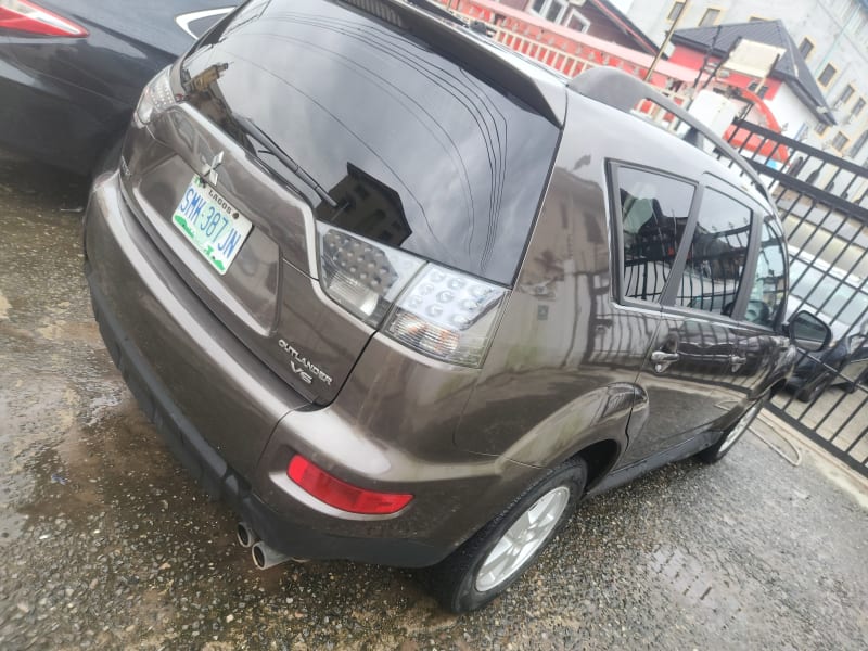 MITSUBISHI Outlander 2.5 Exceed AWD MY24 CVT Shomolu