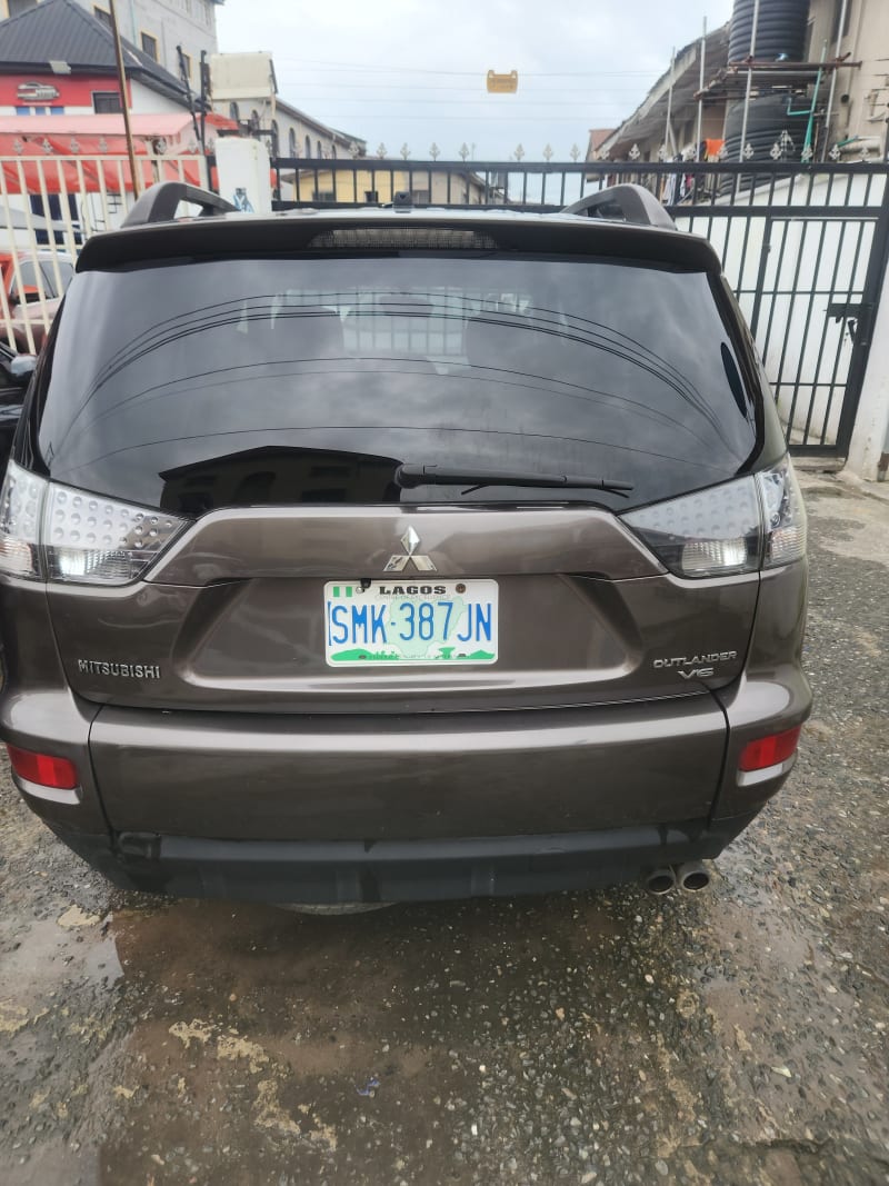 MITSUBISHI Outlander 2.5 Exceed AWD MY24 CVT Shomolu