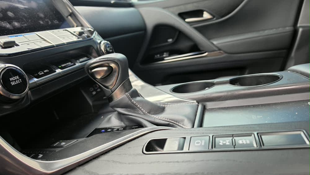 2025 Lexus LX600 Grandeur