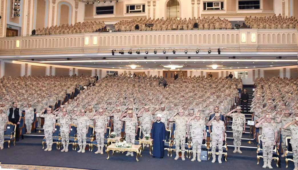 وزير الدفاع: تدريب متقدم لأطقم التمريض العسكري
