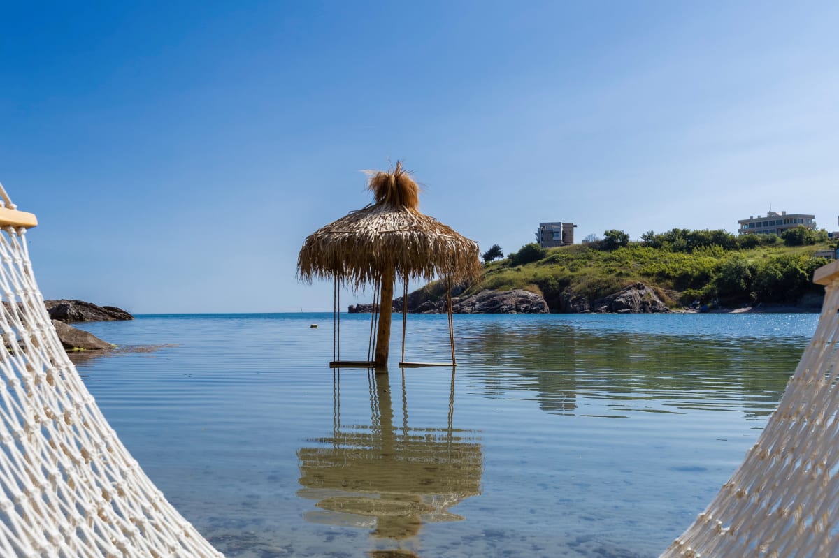 Beach lounge & restaurant BAIA PARADISIACA  9
