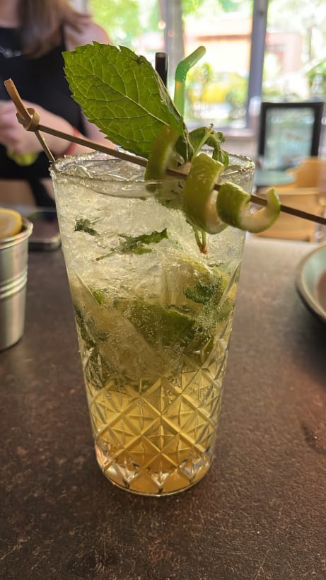 Cafe "Lemonade" 6