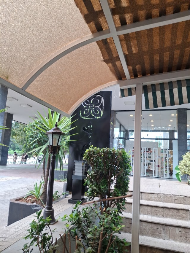 Inside at Entoto Road Side