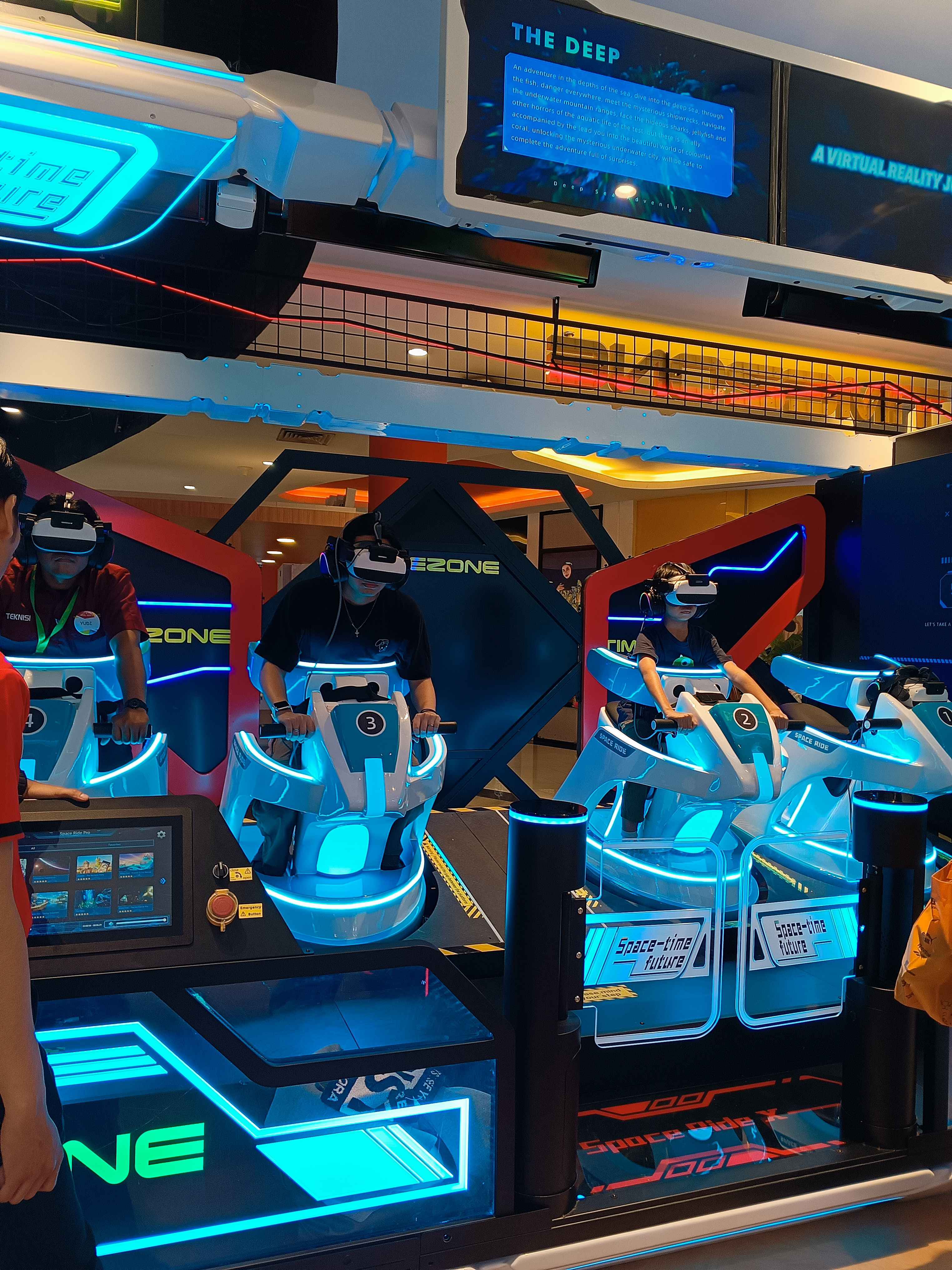 VR