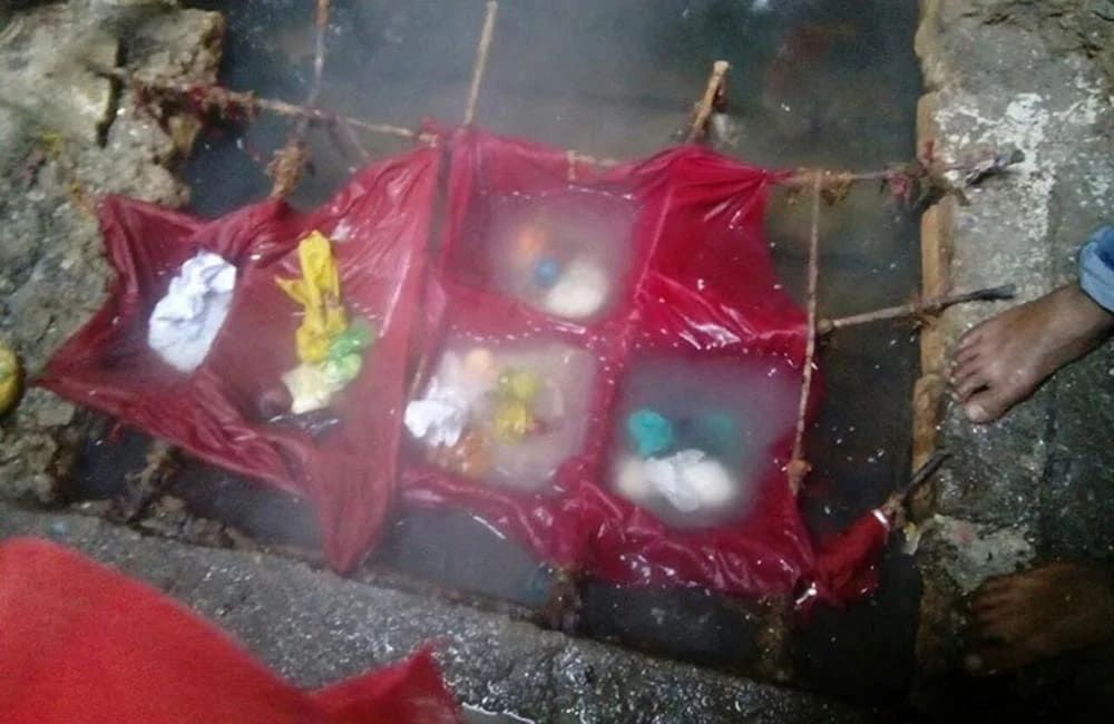 Surya Kund hot water spring near Yamunotri Temple