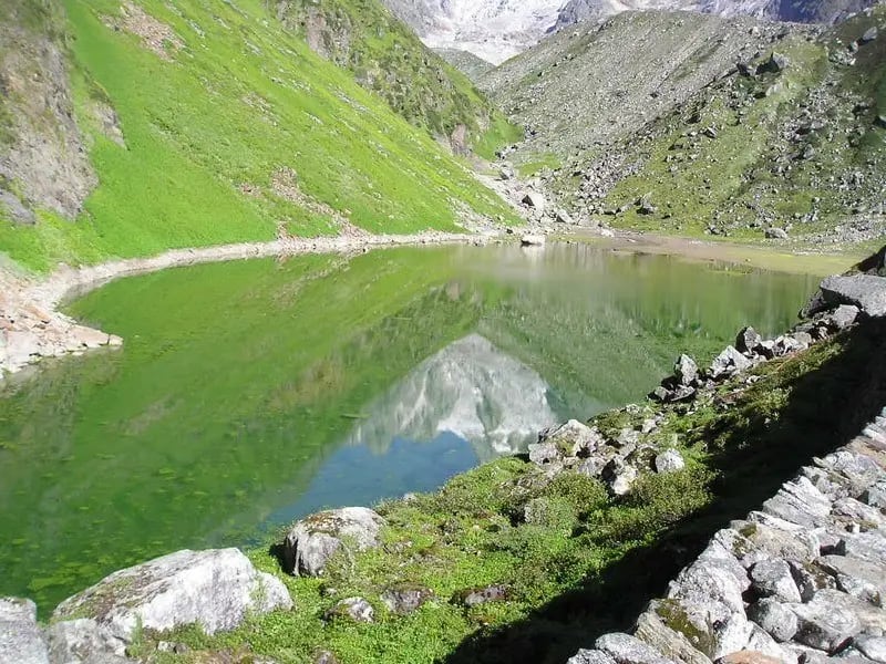 Chorabari Tal Gandhi Sarovar near Kedarnath temple