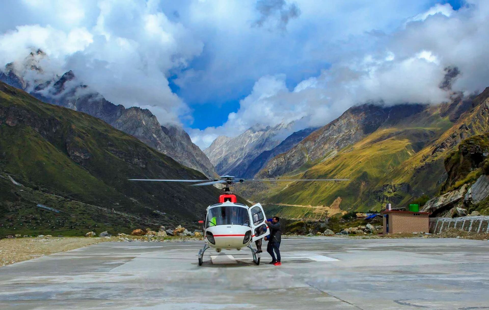 Helicopter service available for Badrinath Yatra
