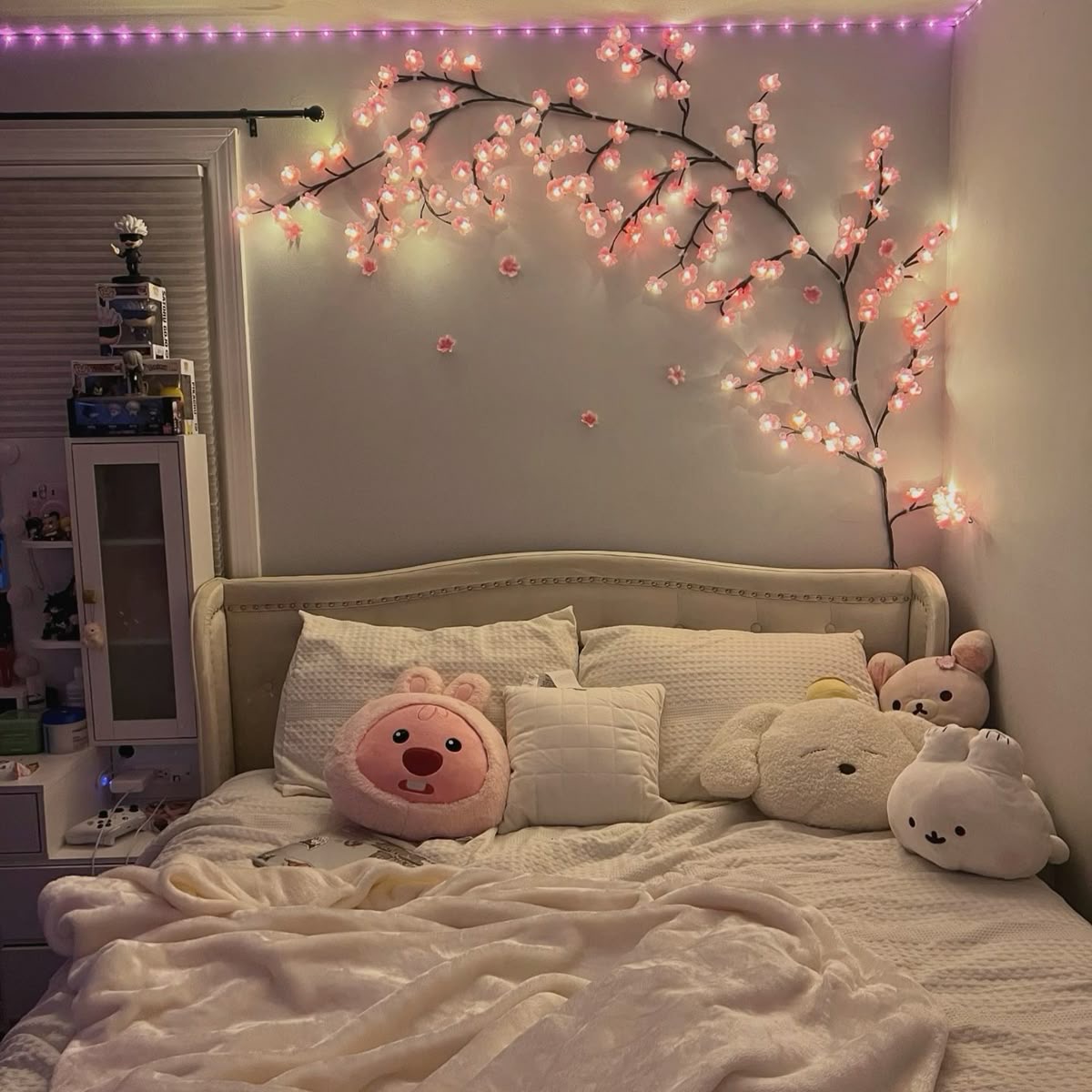 شجرة الساكورا 🌸
