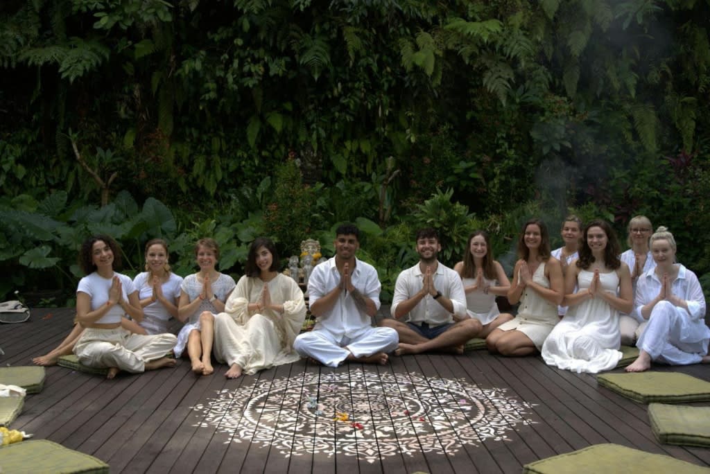 200 Hour Yoga Teacher Training in Rishikesh - YogaGarhi