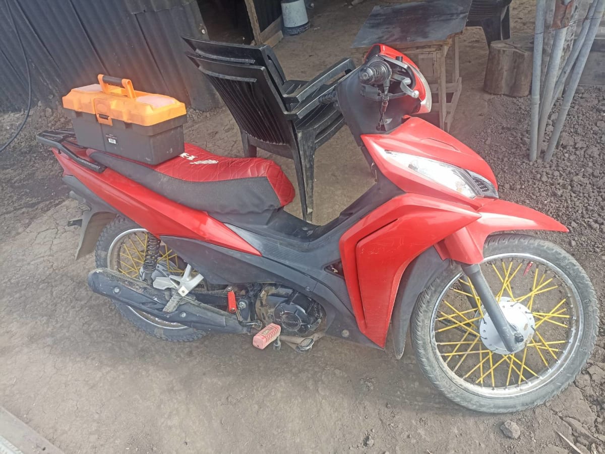 Taller mecánico de motocicleta — imagen 2
