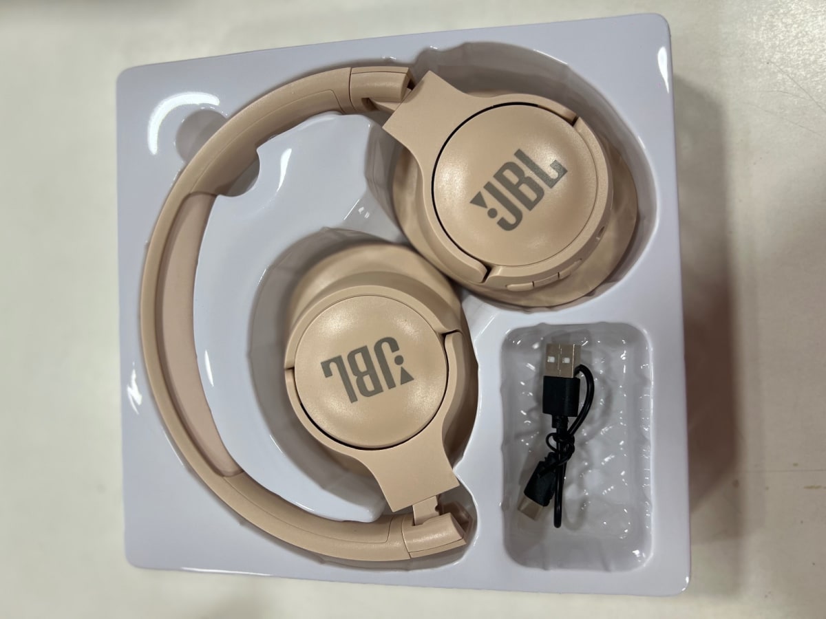 Auricular JBL réplica — imagen 2