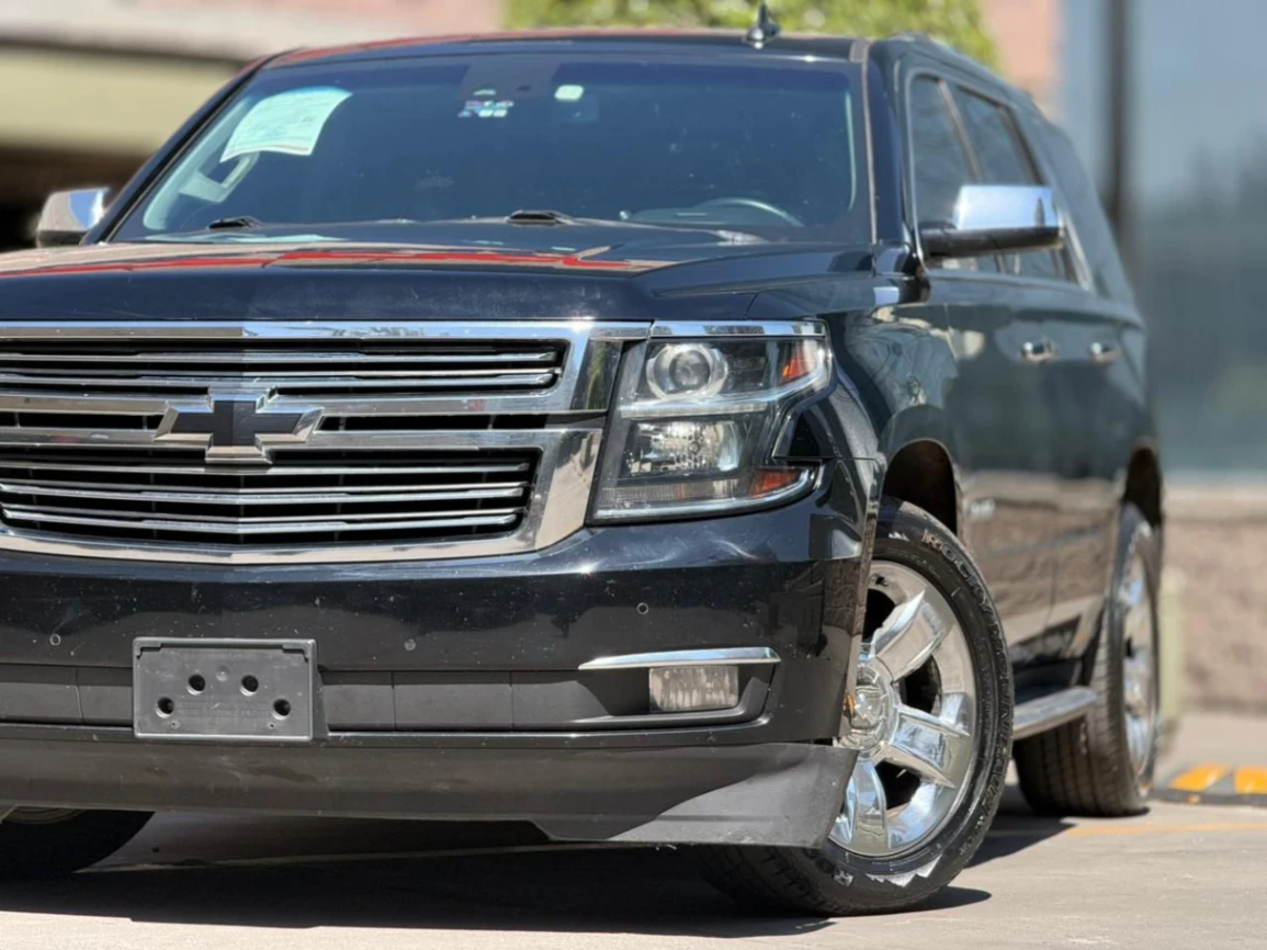 Chevrolet Tahoe High Country / Premier (detectado por emblema en foto 6) 2017