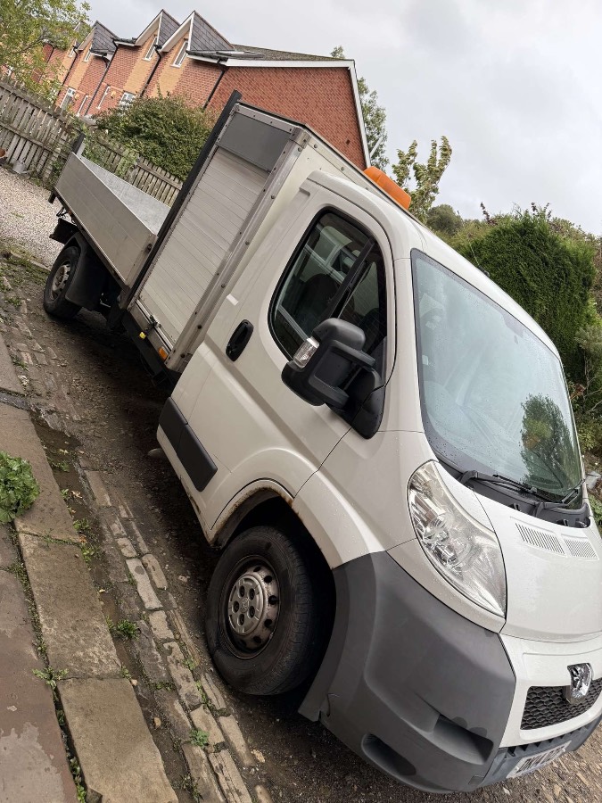 Tipper truck