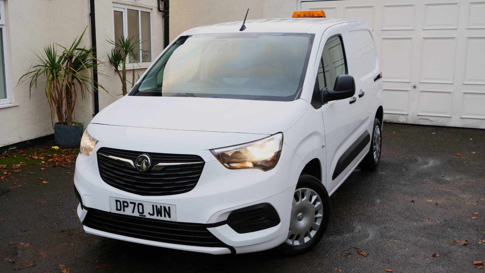 2020 Vauxhall combo cargo 1.5 turbo d 100ps h1 sportive • 86,755 miles • euro 6/ulez • a/c • carplay • cruise • rear sensors • 12-month mot
