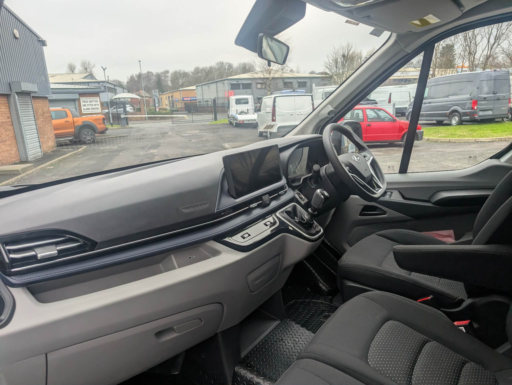 Maxus Deliver 9 Luton conversion by Truckcraft