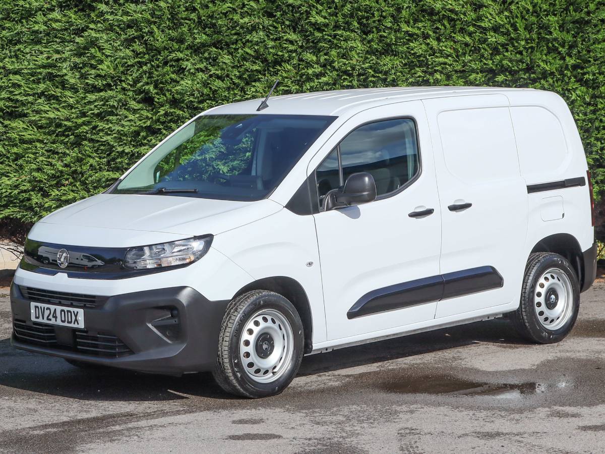 2024 (24) Vauxhall Combo 2300 Prime 1.5 Turbo D, 100BHP, 6 Speed, L1 SWB Van