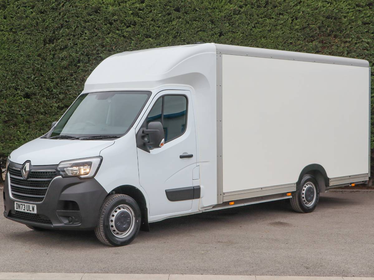 2023 (73) Renault Master LL35 Business Energy 15'9" / 4.8m Extra LWB Low Loader Luton Box Van