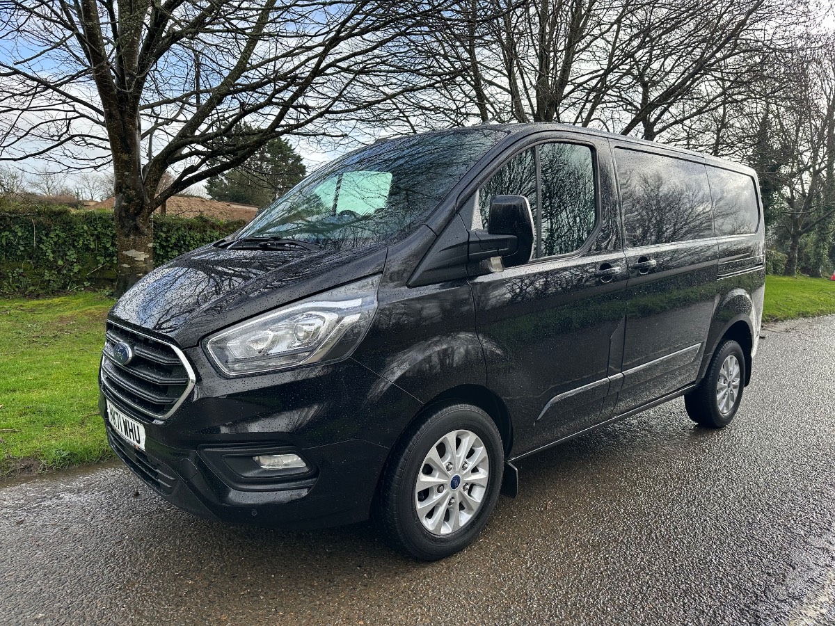 2021 (71) FORD TRANSIT CUSTOM 280 LIMITED L1 2.0 TDCI ECOBLUE 130BHP [EURO 6] SWB VAN - ONLY 32000 MILES 