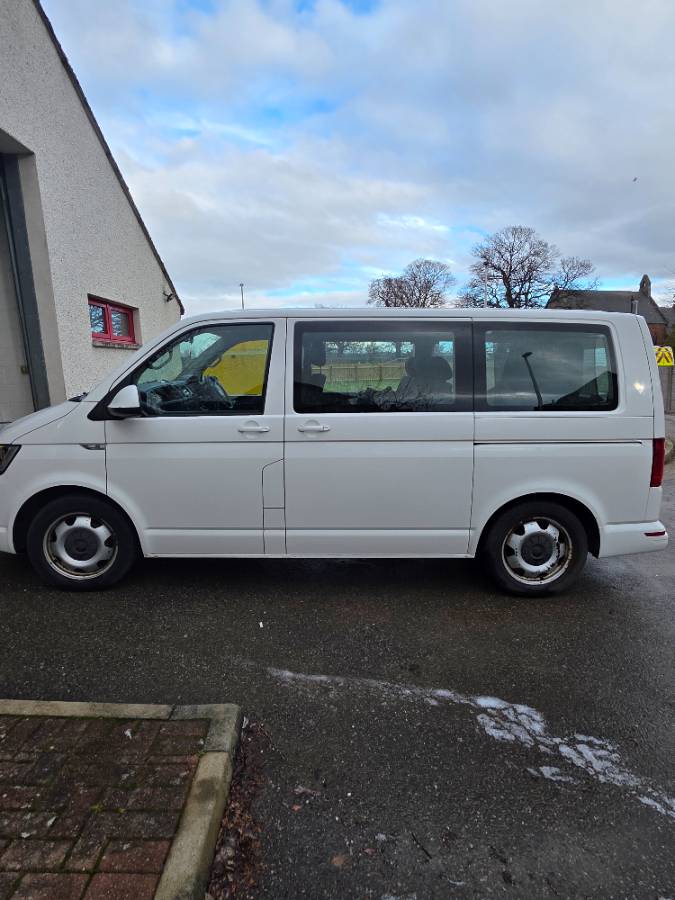 VW transporter 9 seater 