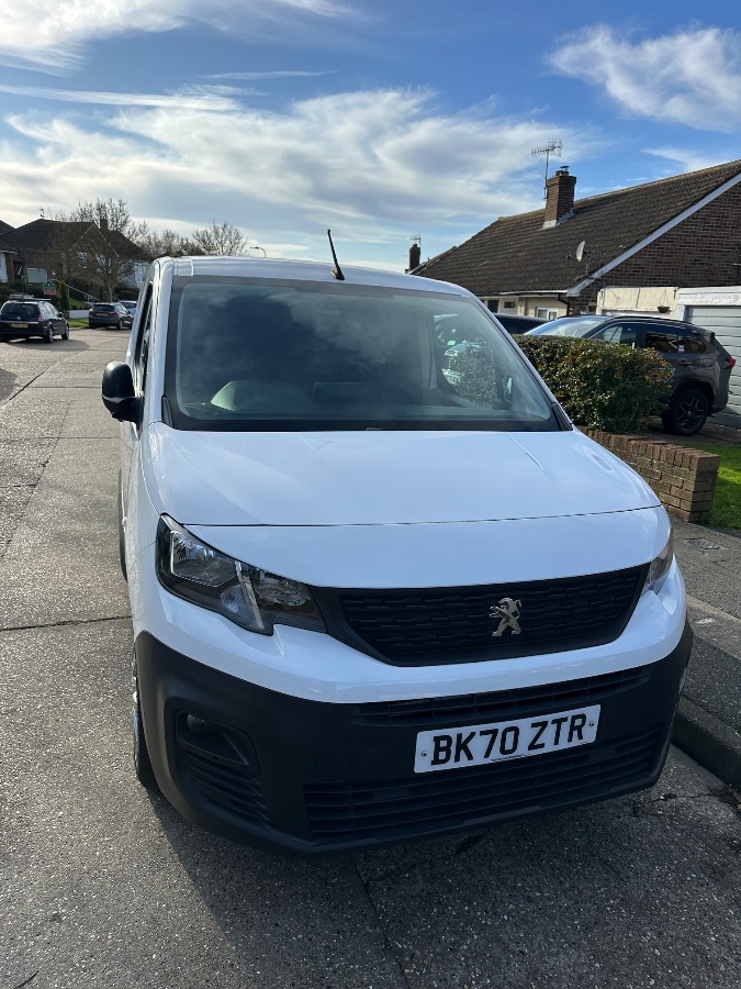 Immaculate 2020 Peugeot Partner petrol van with just 38,958 miles